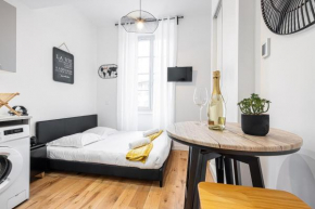 Charming City Center Studio 108